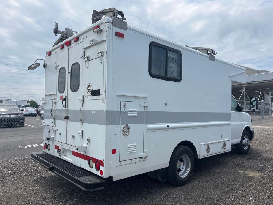 Image for 2009 Chevrolet Express 3500 S/A Mobile Office/ Workshop Truck Low Miles 166,637