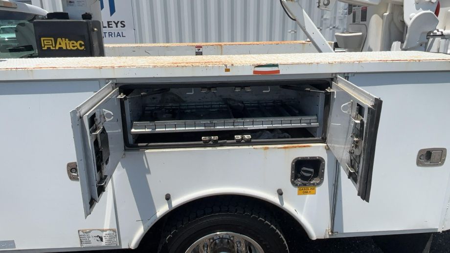 Image for 2013 Ford F550 XL Super Duty 37.5’ Fleet-Ready Bucket Truck