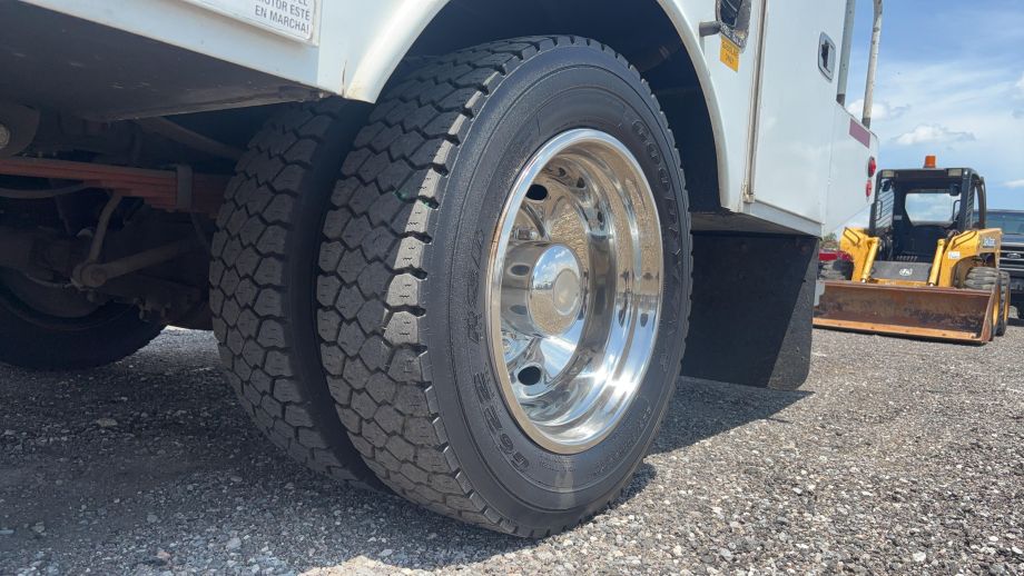 Image for 2013 Ford F550 XL Super Duty 37.5’ Fleet-Ready Bucket Truck