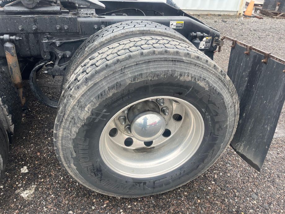 Image for 2020 Peterbilt 579 T/A Sleeper Cab Road Tractor