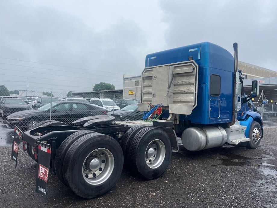 Image for 2020 Peterbilt 579 T/A Sleeper Cab Road Tractor