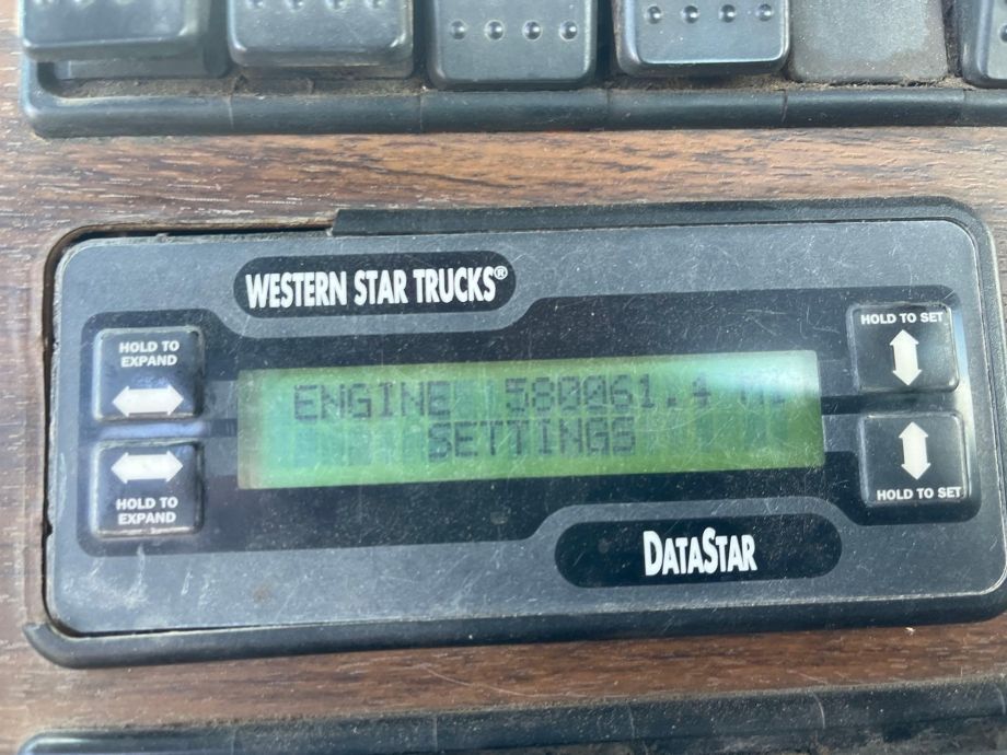 Image for 2002 Western Star 4900 T/A Heavy-Duty Day Cab Road Tractor