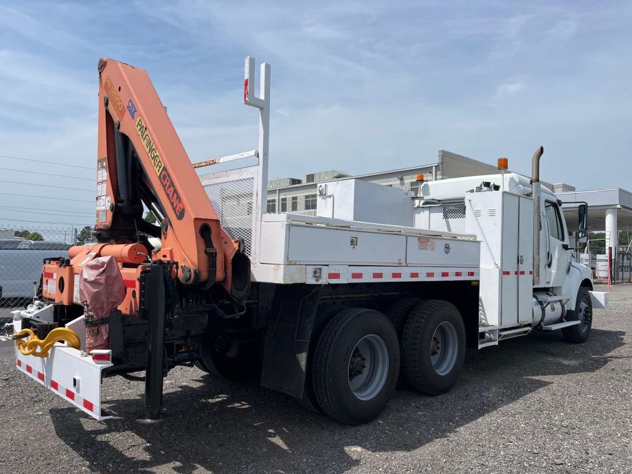 Image for 2010 Freightliner M2 106 XCab Service Body Palfinger Crane
