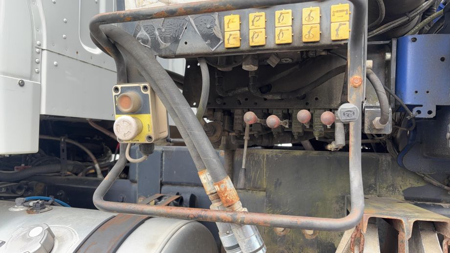Image for 2012 Freightliner Business Class M2 T/A Knuckle Boom Road Tractor