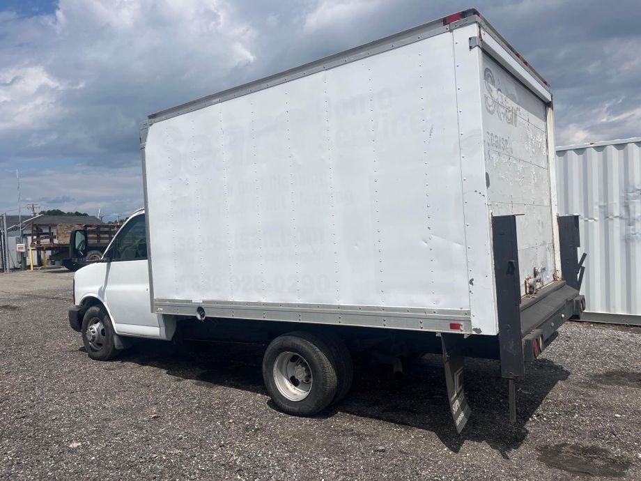 Image for 2009 Chevrolet Express 3500 12’ S/A Box Truck Low Miles 118,670