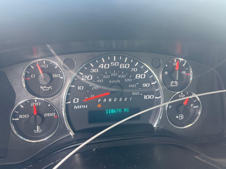 Image for 2009 Chevrolet Express 3500 12’ S/A Box Truck Low Miles 118,670
