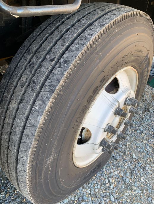 Image for 2000 GMC T8500 CDI 3-Kettle Thermoplastic Striping Truck Low Miles 47,356