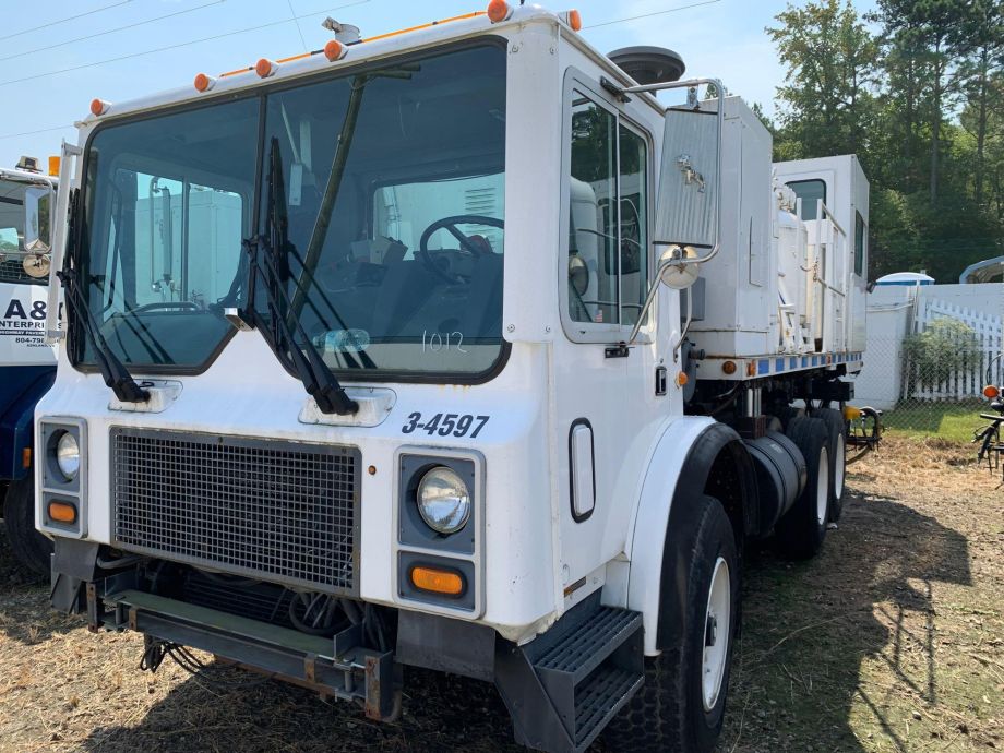 Image for 1993 Mack MR688P Linear Dynamics Cabover Road Striping Paint Truck