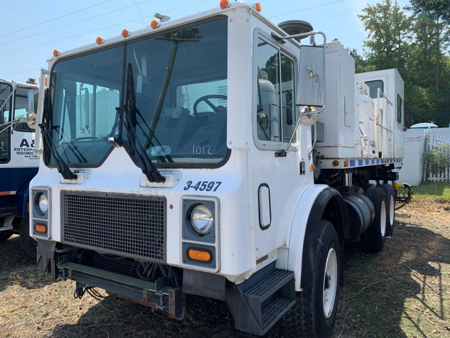 Image for 1993 Mack MR688P Linear Dynamics Cabover Road Striping Paint Truck