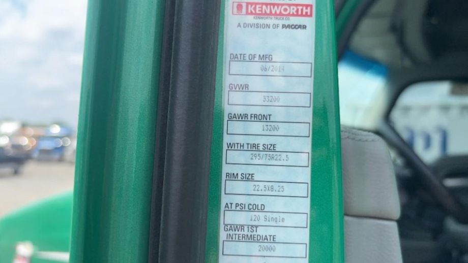 Image for 2015 Kenworth T880 T/A Heavy-Duty Sleeper Cab Road Tractor