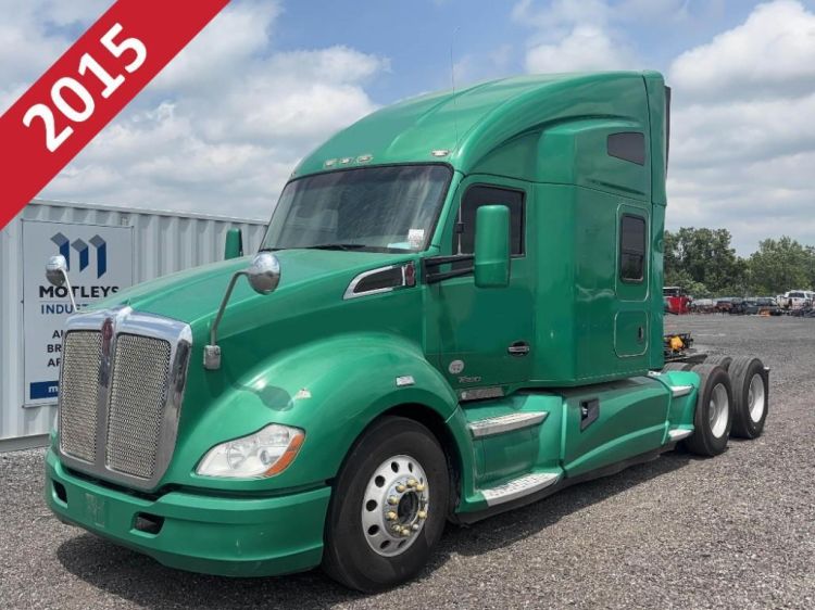Image for 2015 Kenworth T880 T/A Heavy-Duty Sleeper Cab Road Tractor