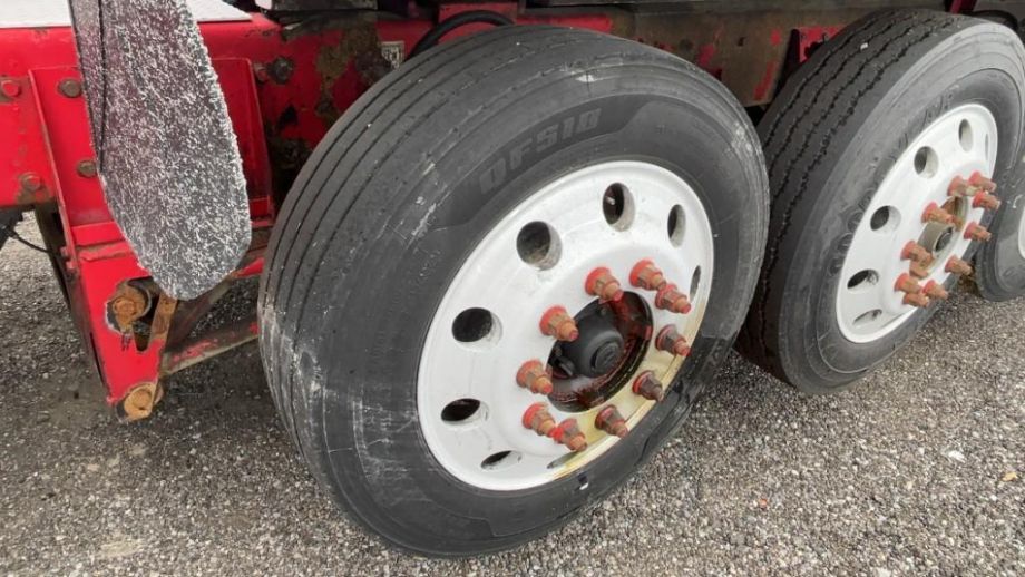 Image for 2005 Peterbilt 378 XL Heavy-Duty 16’ Quint-Axle Dump Truck