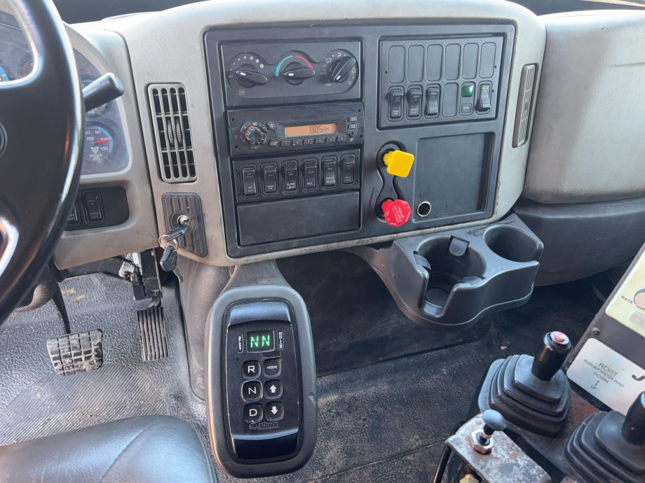 Image for 2014 International 7500 15’ Tri-Axle Dump Truck Diesel Engine
