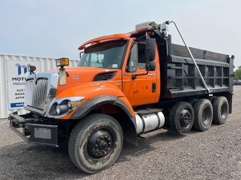 Image for 2010 International WorkStar 7400 14’ Tri-Axle Dump Truck
