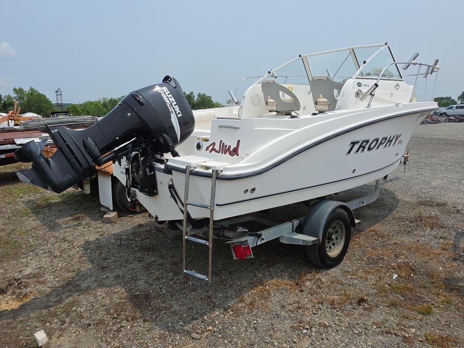 Image for 2009 Suzuki 4-Stroke Outboard Trophy Boat W/ S/A Mount