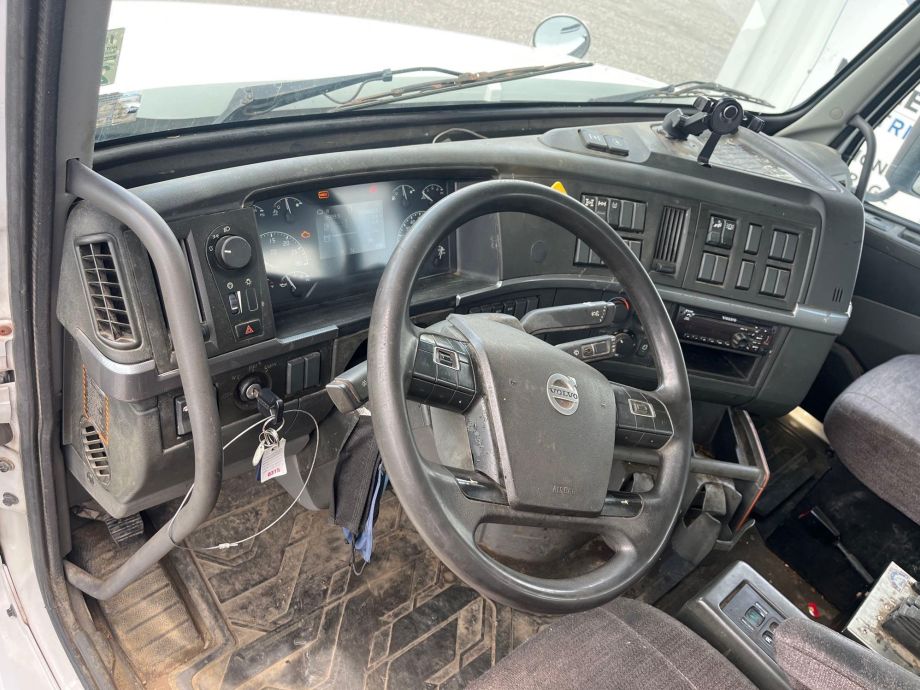 Image for 2019 Volvo VHD 22’ T/A Roll Off Truck, Heavy-Duty Capability
