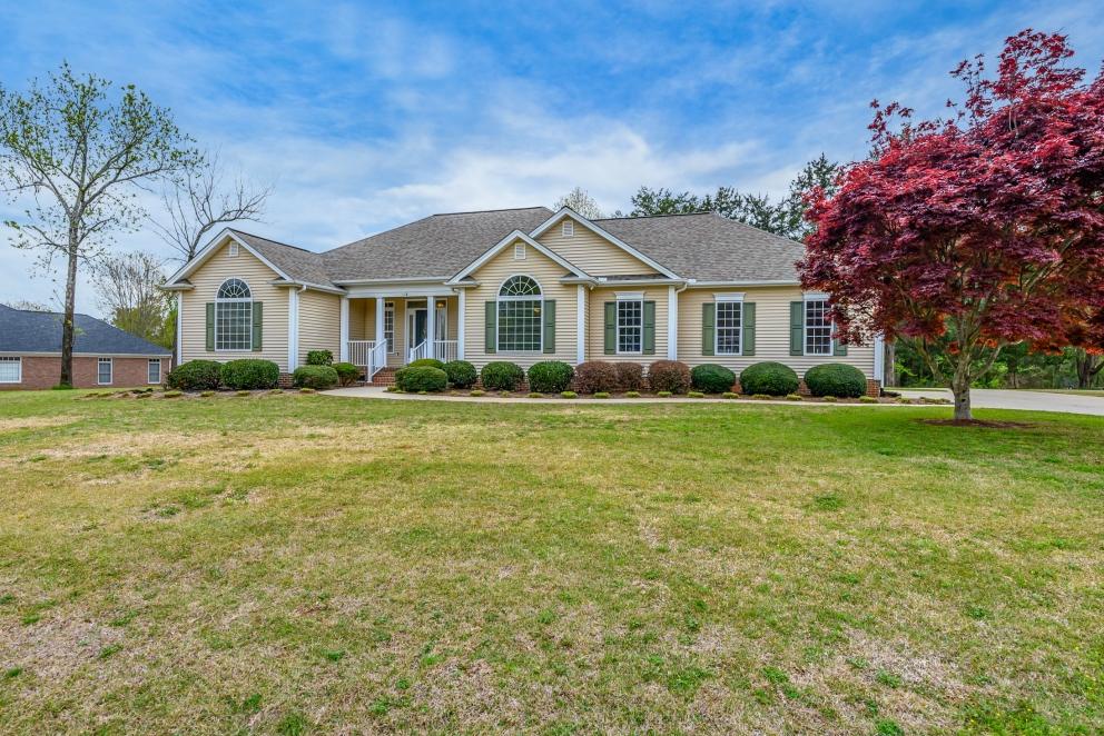 Image for One Owner, One Story with Bonus in Liberty