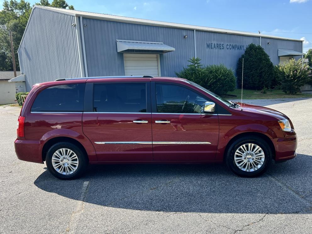 Image for 2014 Chrysler Town & Country Van with 68,746 Miles (24-66)
