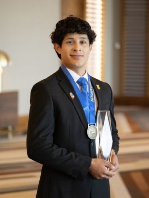 Photo of Brandon Mendoza