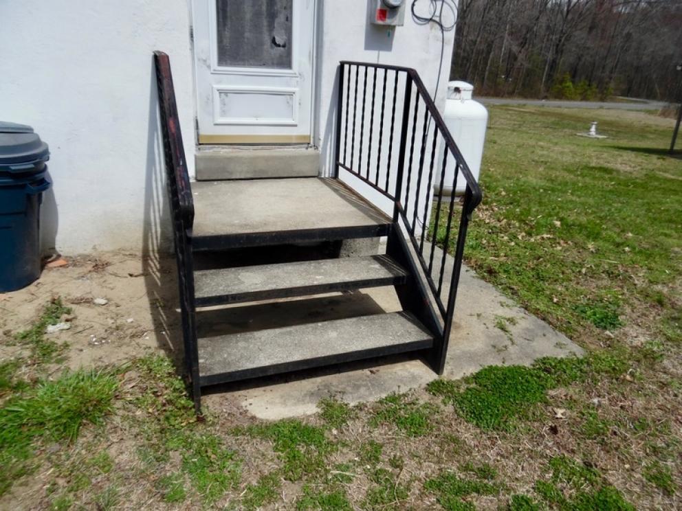 Image for 2 BR/1 BA Home w/30’ x 40’ Shop on 1.3 +/- Acres in Colonial Beach, VA—Sells to the Highest Bidder!