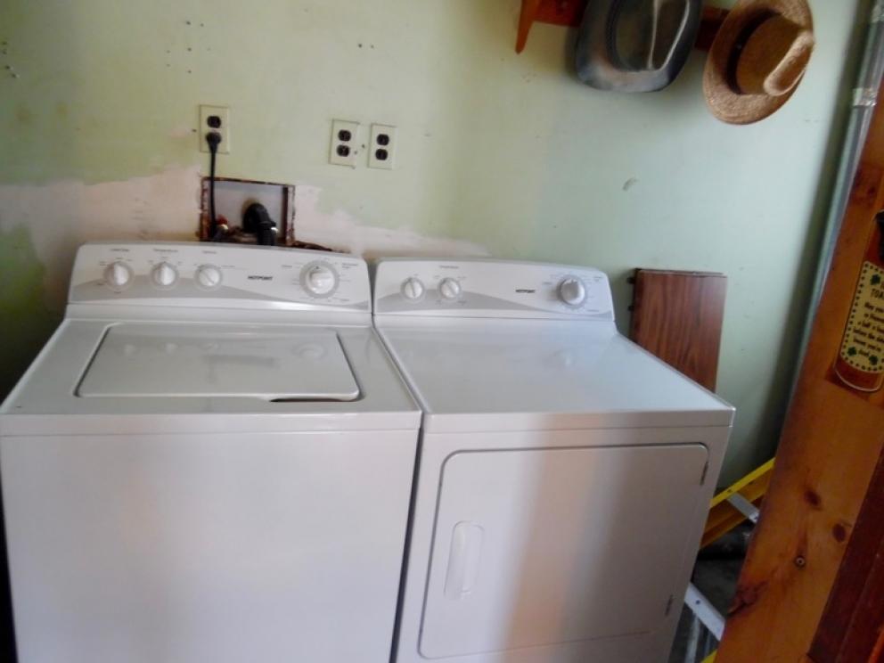 Image for 2 BR/1 BA Home w/30’ x 40’ Shop on 1.3 +/- Acres in Colonial Beach, VA—Sells to the Highest Bidder!