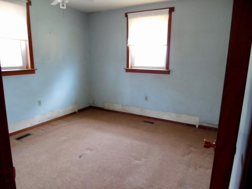 Image for 2 BR/1 BA Home w/30’ x 40’ Shop on 1.3 +/- Acres in Colonial Beach, VA—Sells to the Highest Bidder!