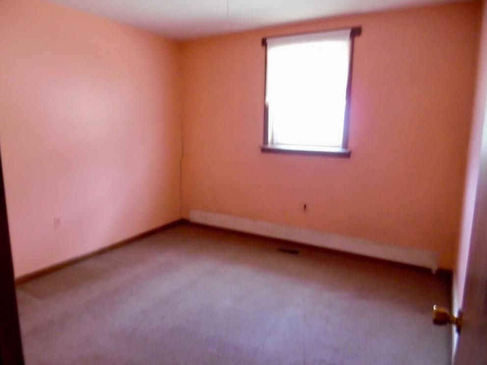 Image for 2 BR/1 BA Home w/30’ x 40’ Shop on 1.3 +/- Acres in Colonial Beach, VA—Sells to the Highest Bidder!