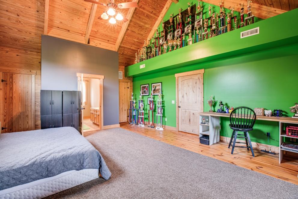 Image for Beautiful 3 BR/3.5 BA Custom Built Log Home w/Guest Cottage & 4 Stall Barn on 18.7 +/- Acres