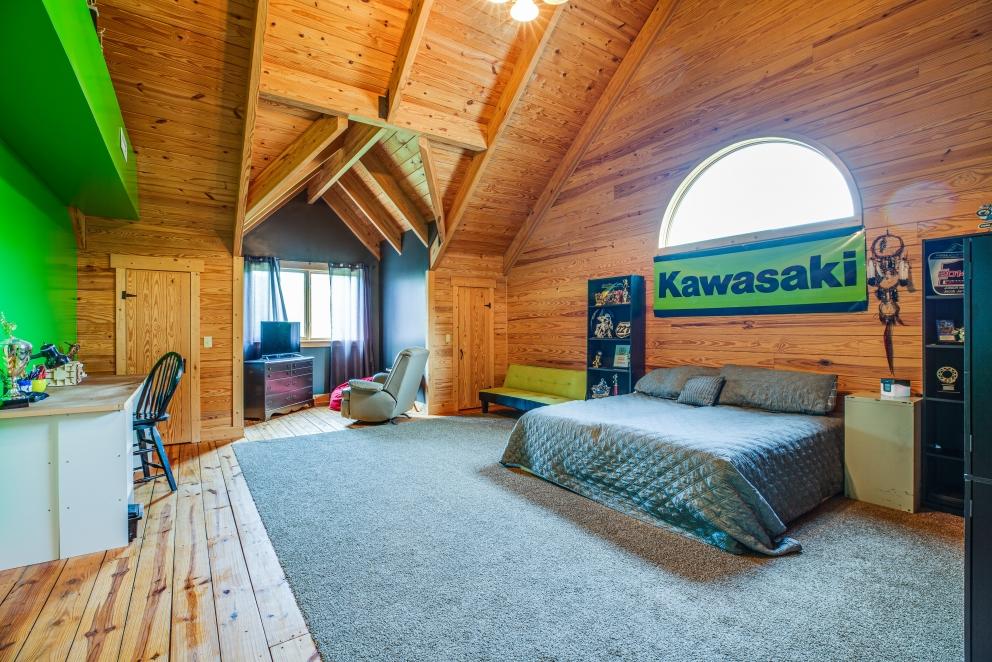 Image for Beautiful 3 BR/3.5 BA Custom Built Log Home w/Guest Cottage & 4 Stall Barn on 18.7 +/- Acres