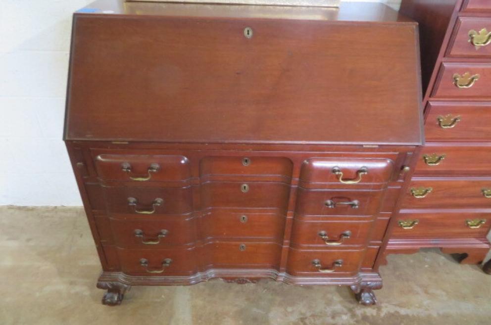 Image for Last Auction of the Year!