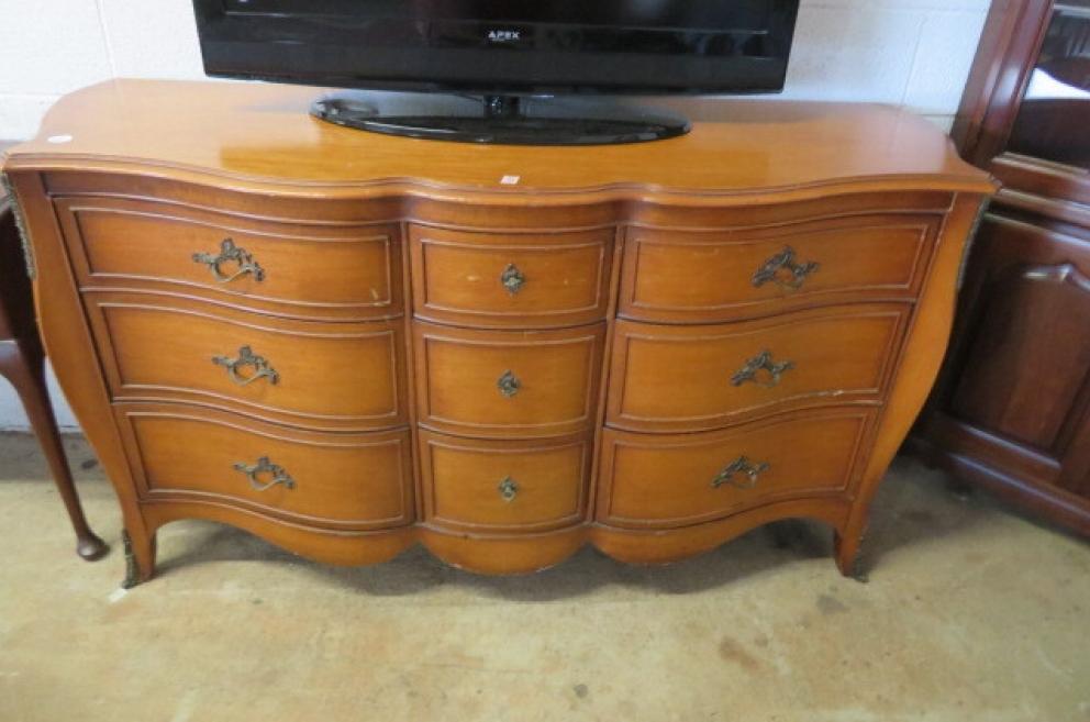 Image for Last Auction of the Year!