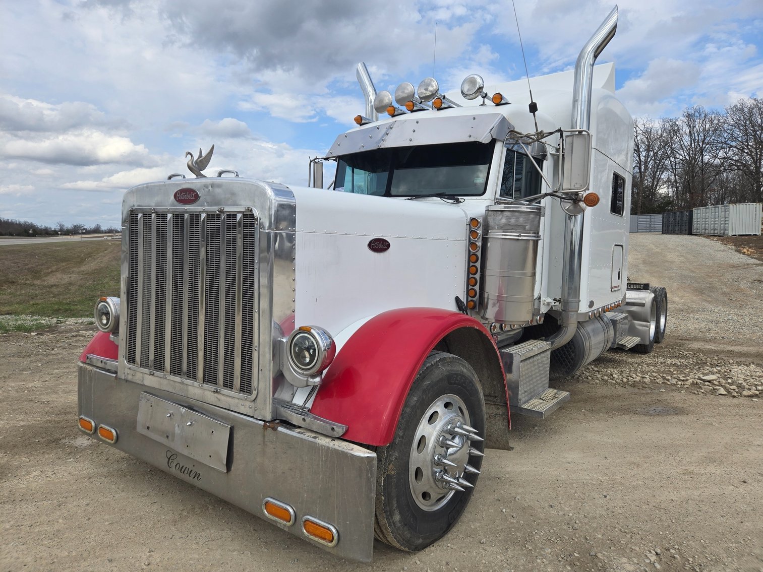 2000 Peterbilt 379 Sleeper Truck at Sexton Auctioneers auction