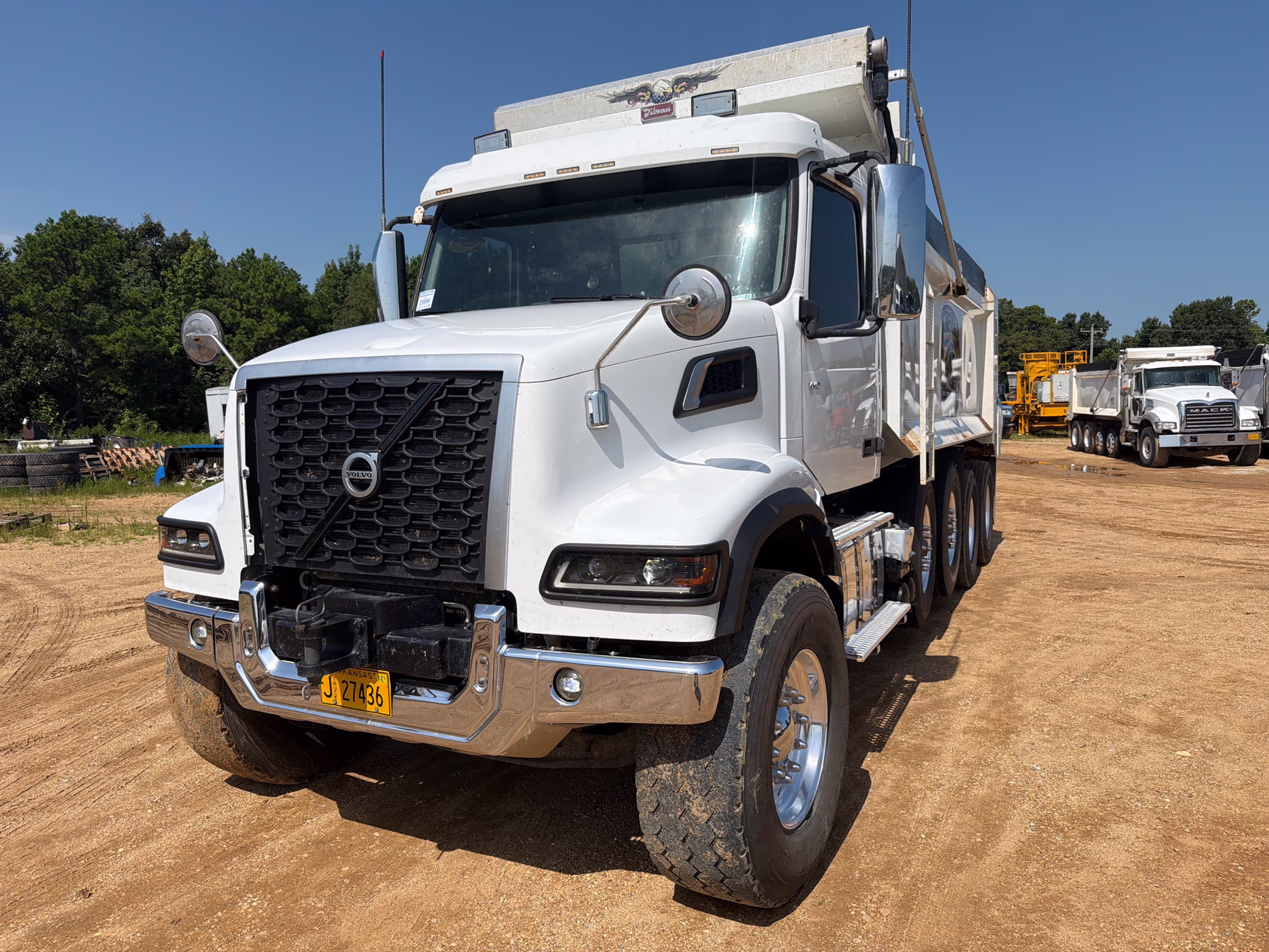 2022 Volvo VHD Quad Axle Dump Truck