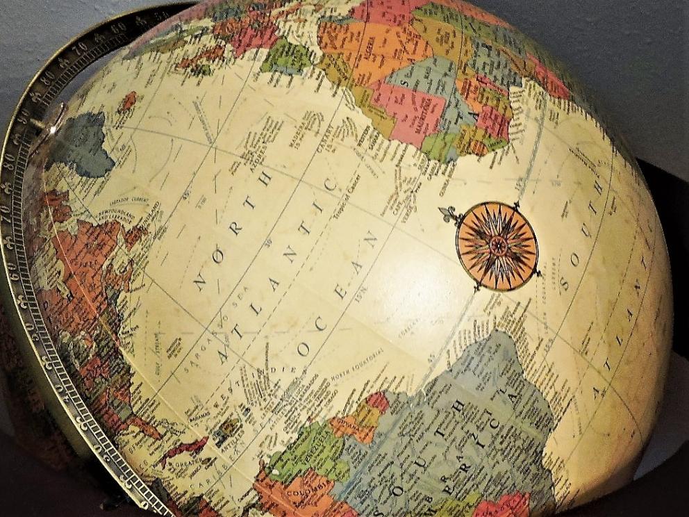 Image for Queen Ann Heirloom Globe by Replogle