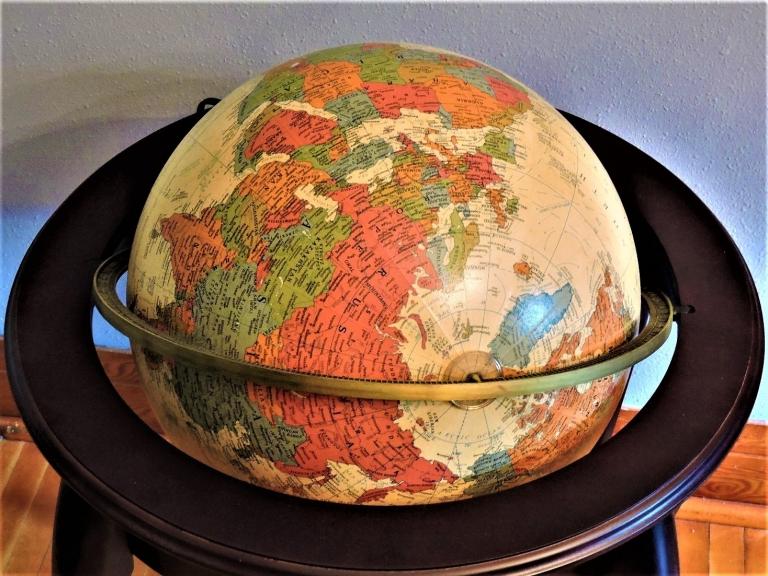 Image for Queen Ann Heirloom Globe by Replogle