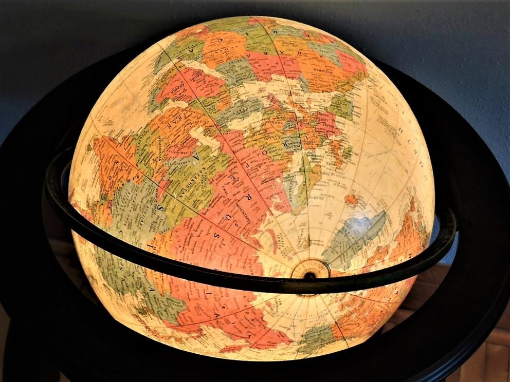 Image for Queen Ann Heirloom Globe by Replogle