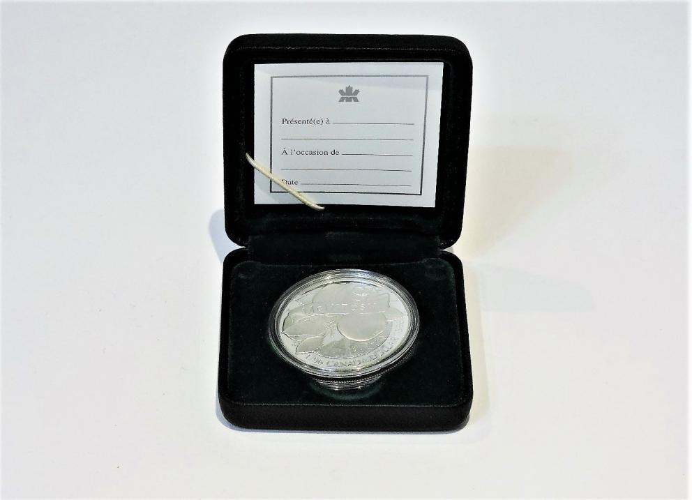 Image for MCINTOSH APPLE DOLLAR ROYAL CANADIAN MINT 1996