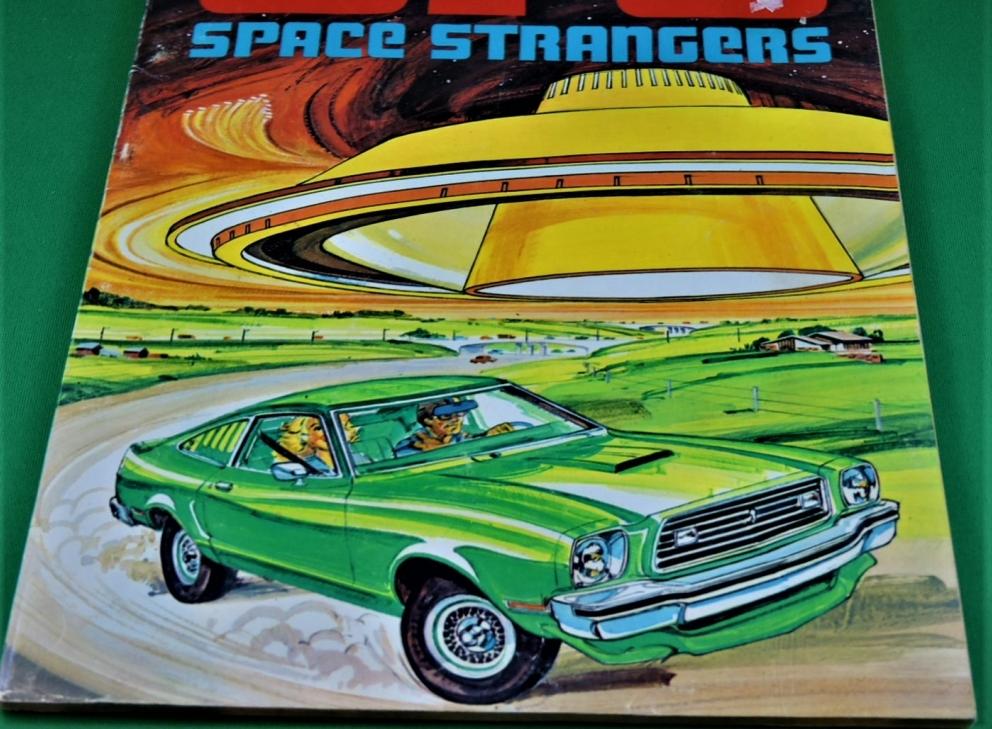 Image for “SPACE STRANGERS UFO” A WHITMAN COLORING BOOK