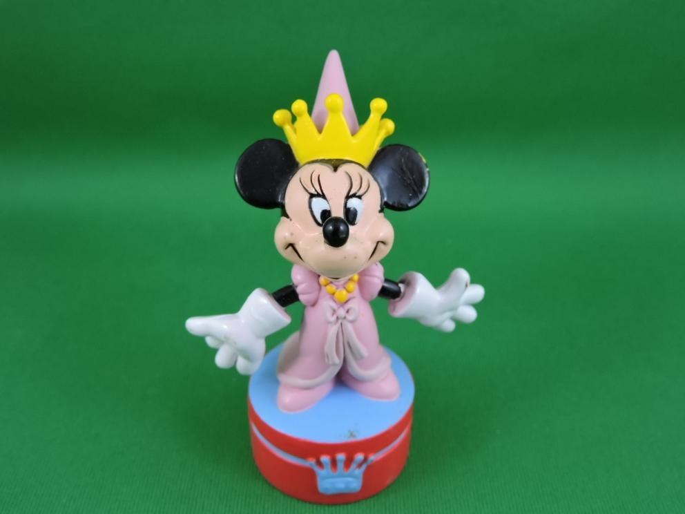 Image for Mickey & Minnie Mouse - Disney “Classic Chess Pieces”