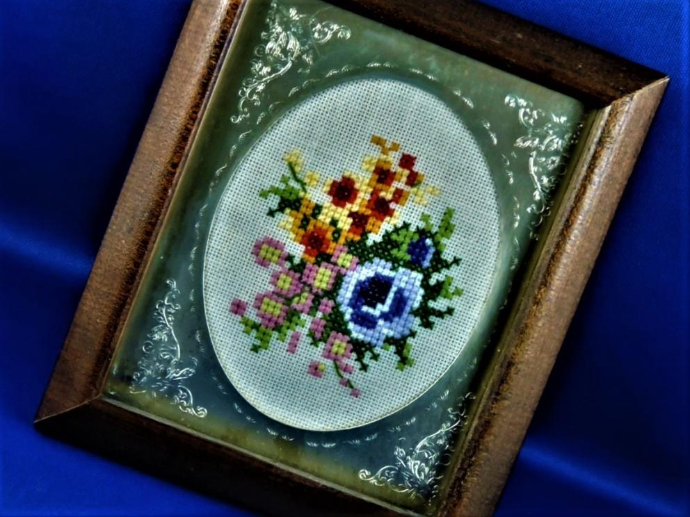 Image for Vintage Cross-Stitch - Framed Floral Designs