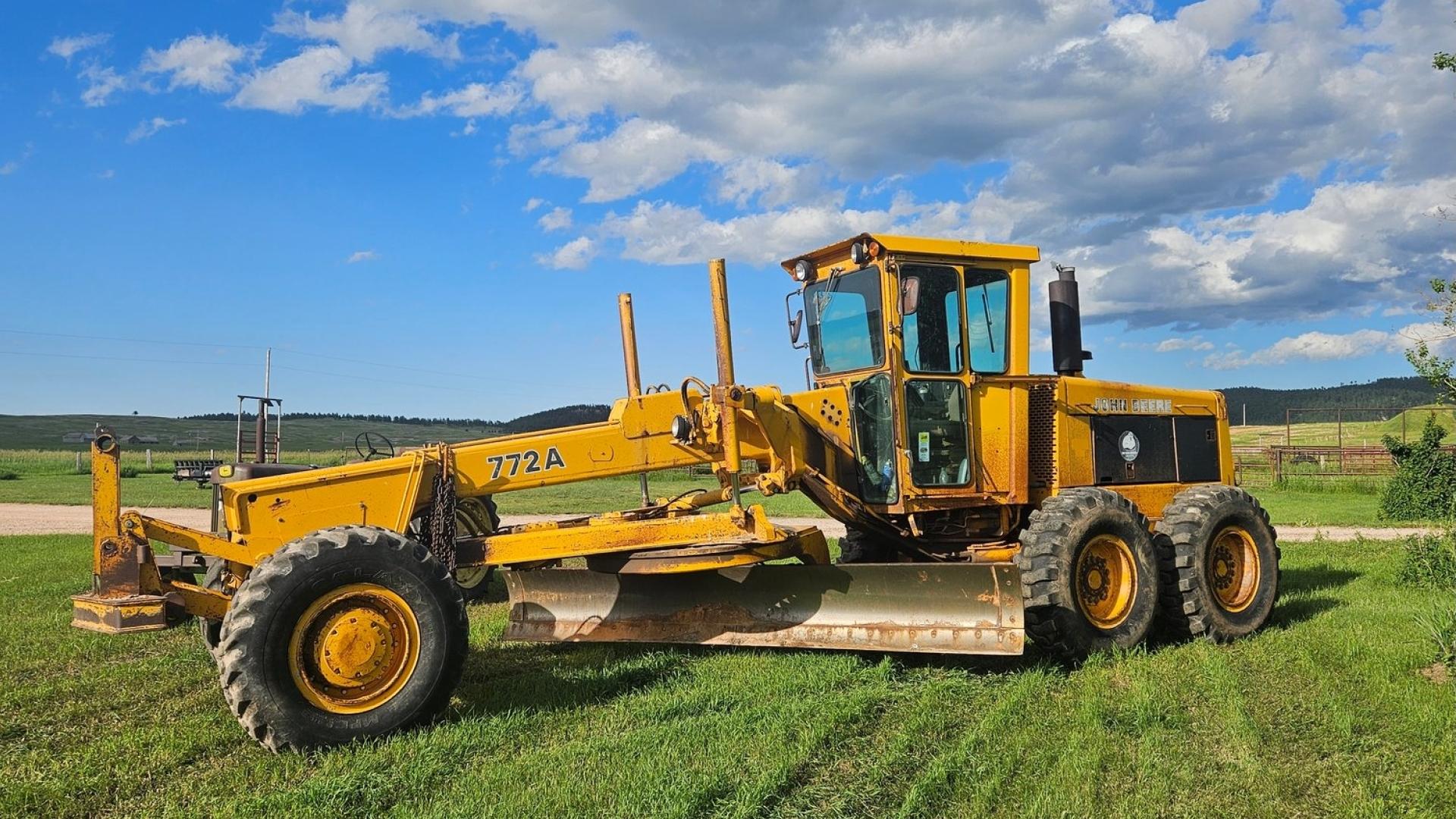 John Deere Grader