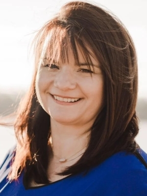 Photo of Teresa Battles
