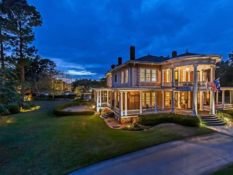 Image for Upscale Restaurant & Inn near Florence, South Carolina