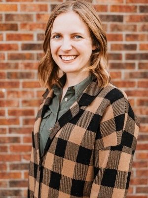 Photo of Stacie Hewitt, Principal Auctioneer