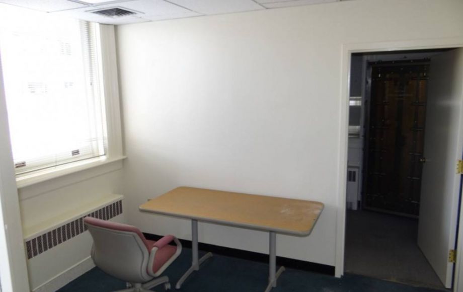 RETAIL BANK BUILDING in FEDERALSBURG, ONLY AUCTION!!