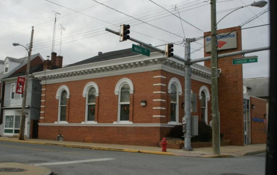 RETAIL BANK BUILDING in FEDERALSBURG, ONLY AUCTION!!