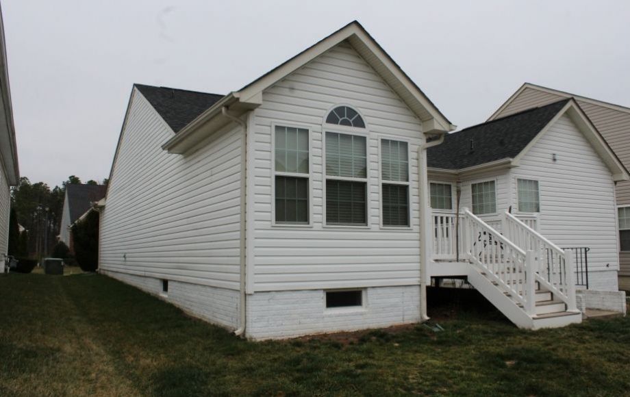 MOVEINREADY 3 BR/3 BA HOME IN VIRGINIA HERITAGE SECTION OF LEE'S