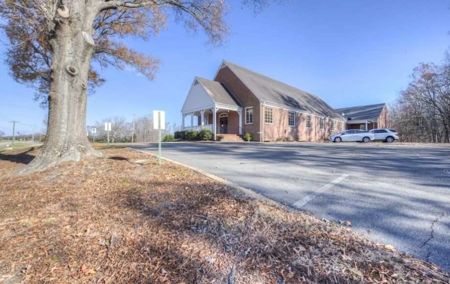 18,000+ SF BUILDING on 9.2 +/ ACRES LOCATED BETWEEN BROAD ST RD & PATTERSON AVE in GOOCHLAND COUNTY