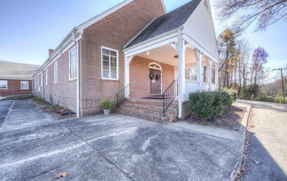 18,000+ SF BUILDING on 9.2 +/ ACRES LOCATED BETWEEN BROAD ST RD & PATTERSON AVE in GOOCHLAND COUNTY