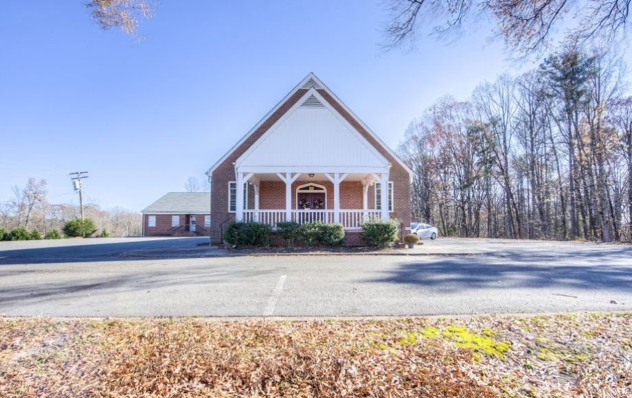 18,000+ SF BUILDING on 9.2 +/ ACRES LOCATED BETWEEN BROAD ST RD & PATTERSON AVE in GOOCHLAND COUNTY